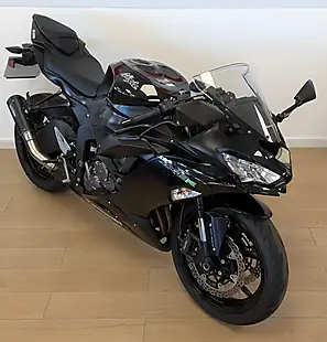 Used 2019 Kawasaki Ninja ZX-6R Black - Interior and Exterior details 7