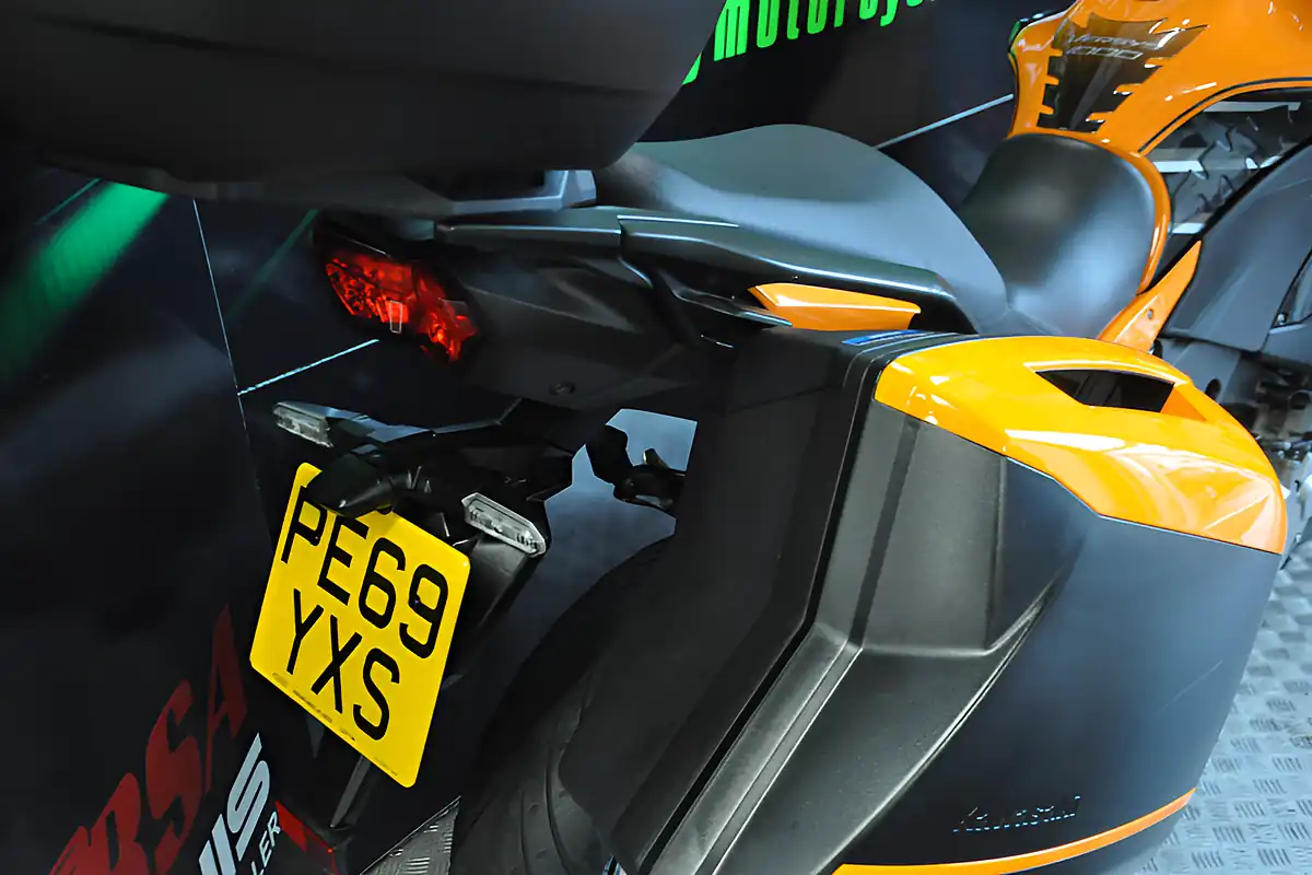 Used 2019 Kawasaki Versys 1000 Tourer Orange - Interior and Exterior details 10