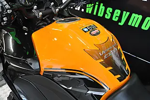 Used 2019 Kawasaki Versys 1000 Tourer Orange - Interior and Exterior details 3