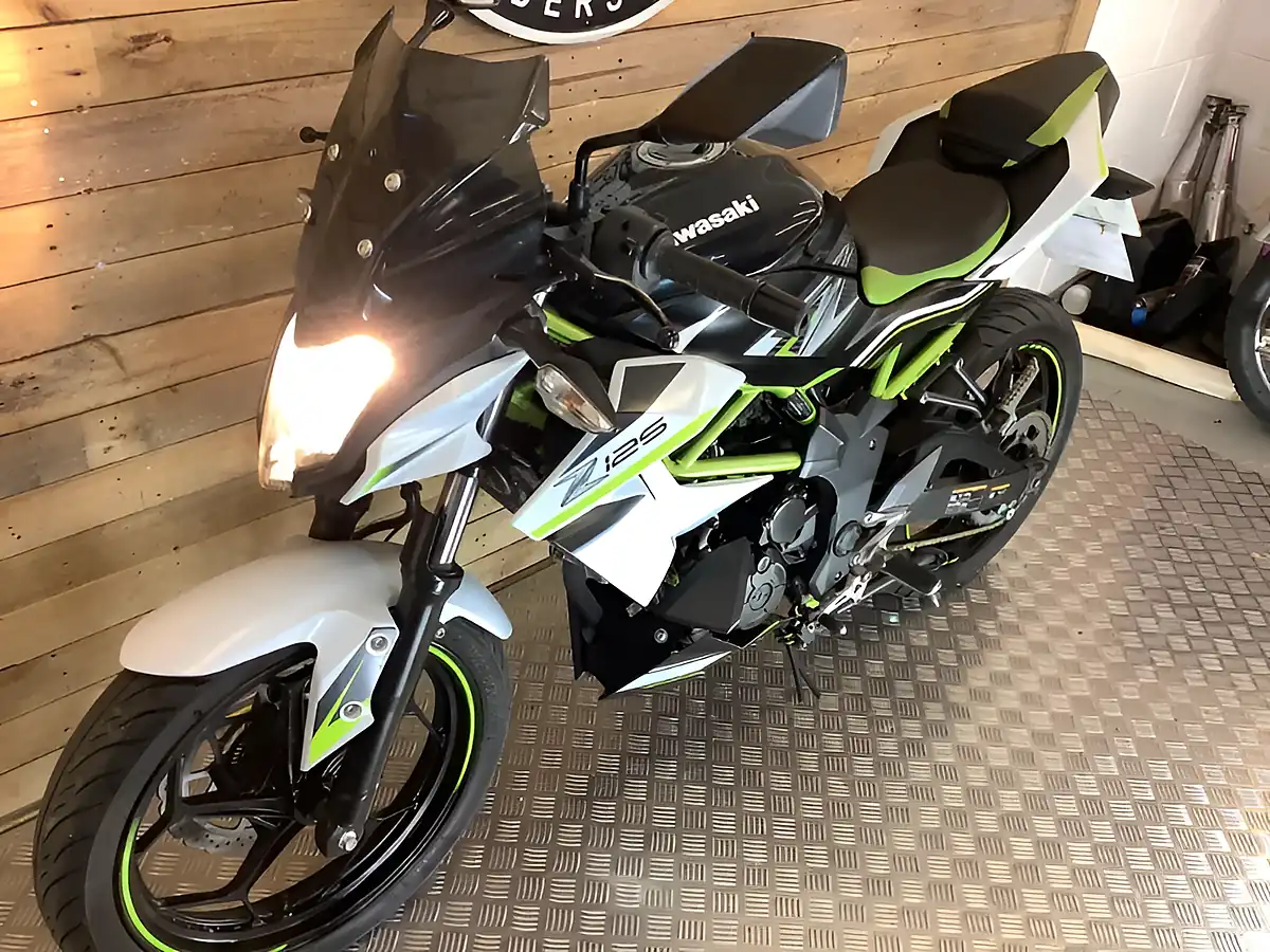 Used 2019 Kawasaki Z Supernaked Black - Interior and Exterior details 3
