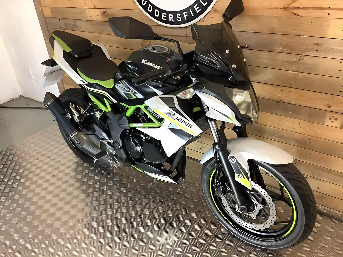 Used 2019 Kawasaki Z Supernaked Black - Interior and Exterior details 5