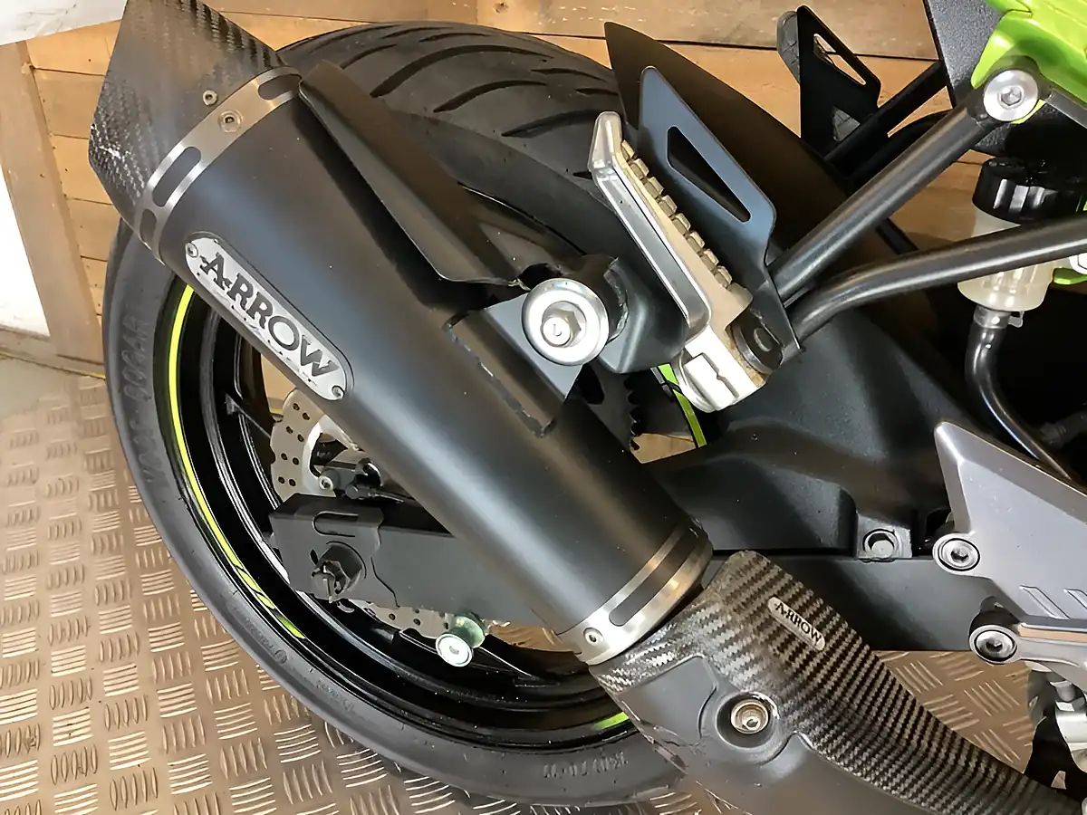 Used 2019 Kawasaki Z Supernaked Black - Interior and Exterior details 8