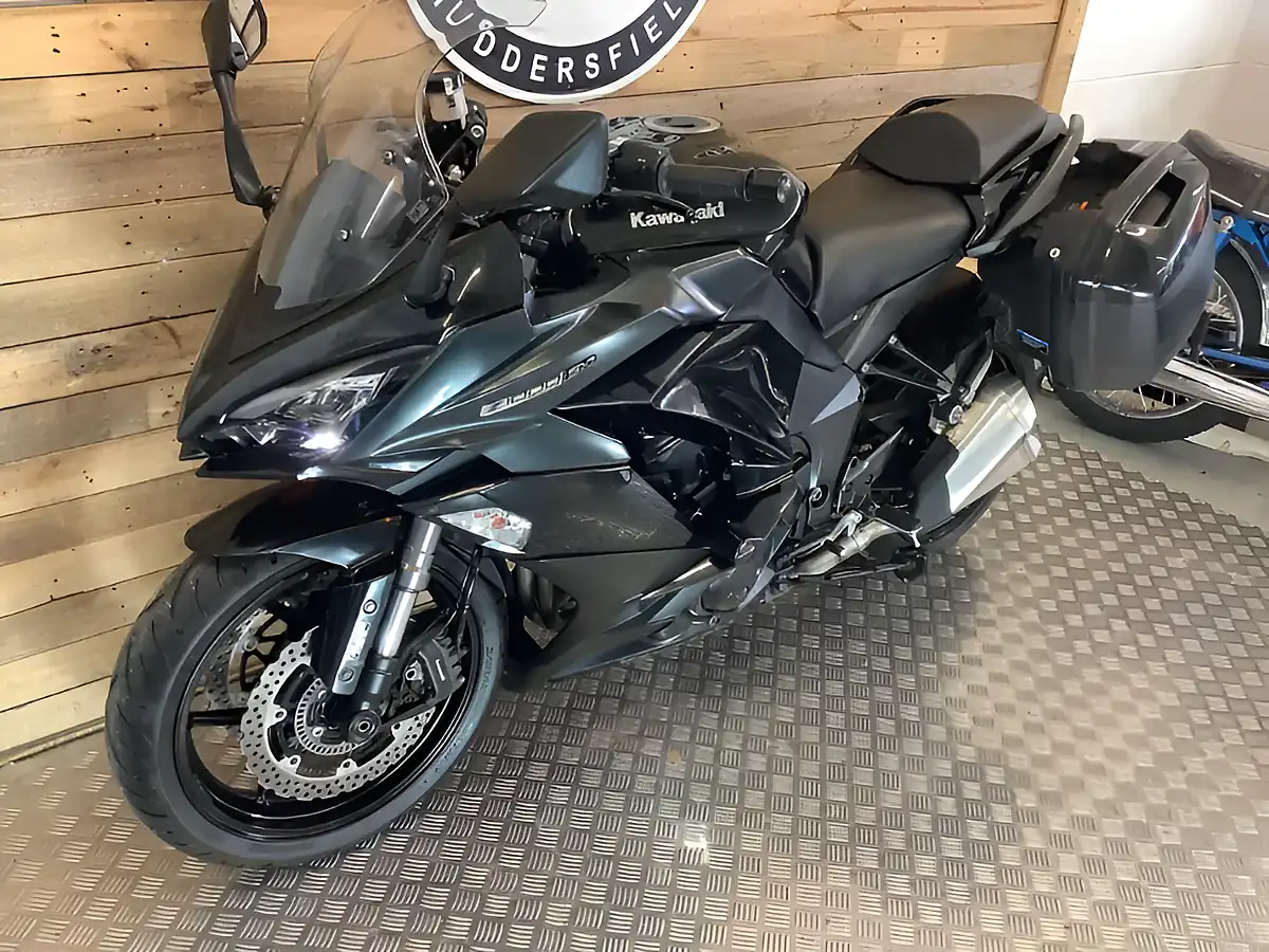 Used 2019 Kawasaki Z1000 Sx Black - Interior and Exterior details 3