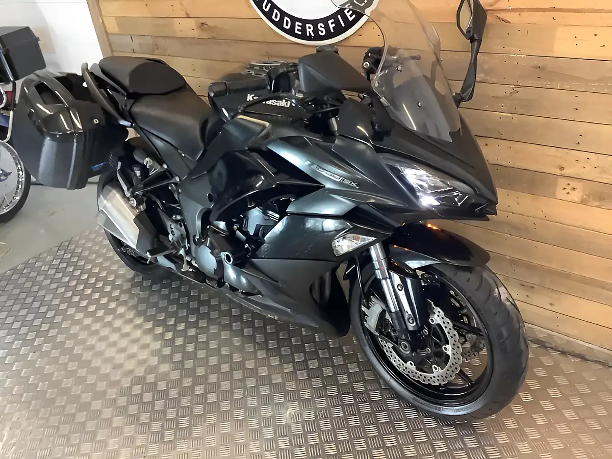 Used 2019 Kawasaki Z1000 Sx Black - Interior and Exterior details 5