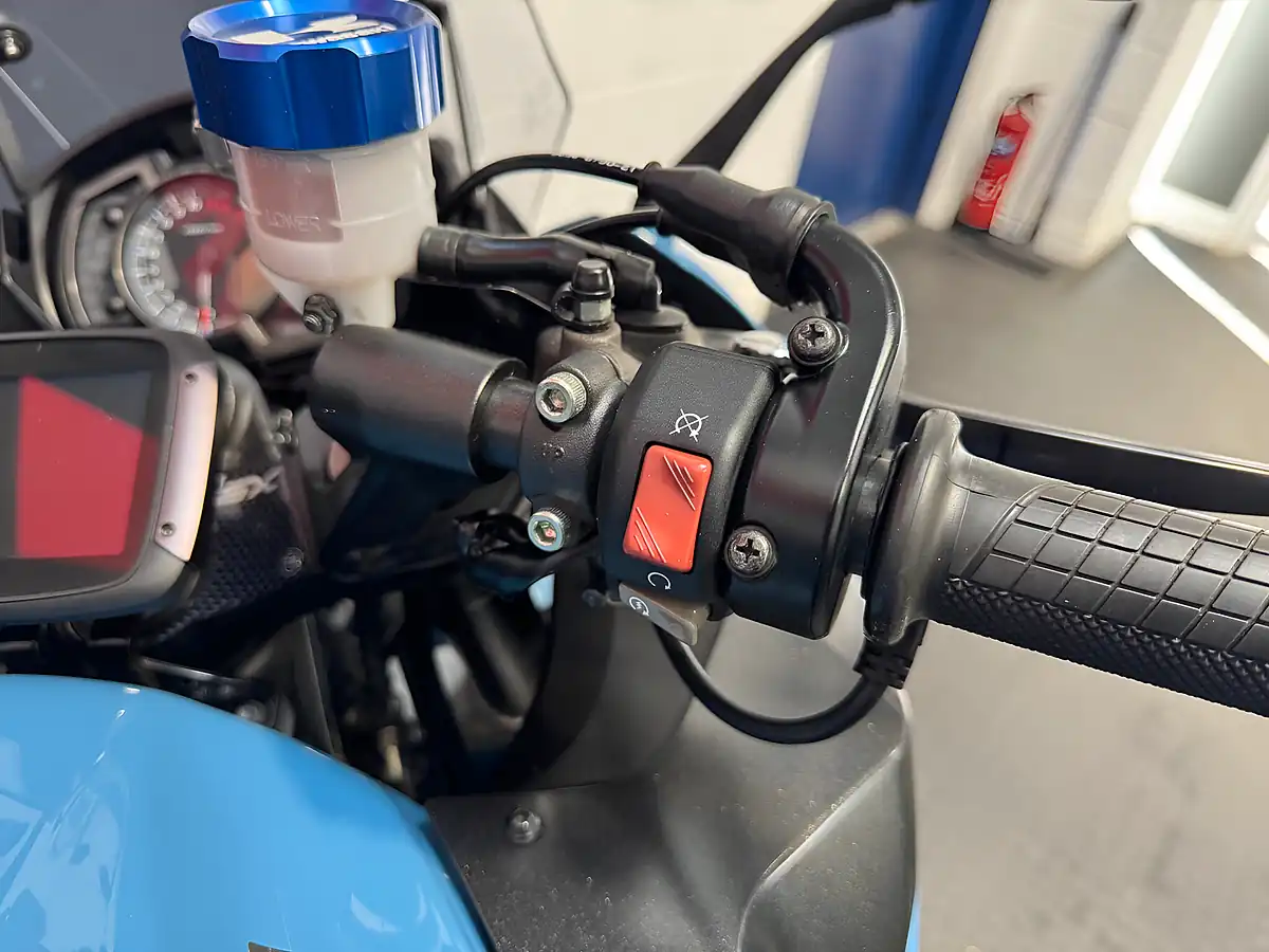 Used 2019 Kawasaki Z1000 Sx - Interior and Exterior details 12