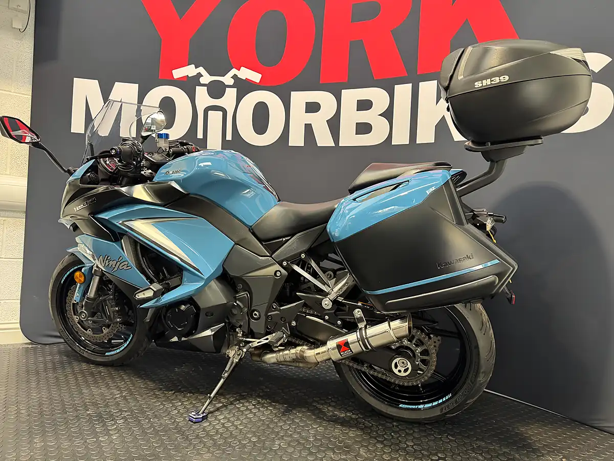 Used 2019 Kawasaki Z1000 Sx - Interior and Exterior details 15