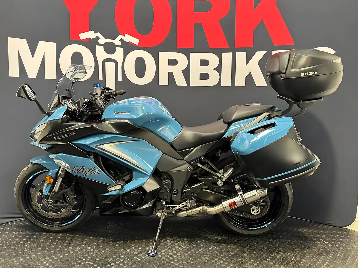 Used 2019 Kawasaki Z1000 Sx - Interior and Exterior details 4