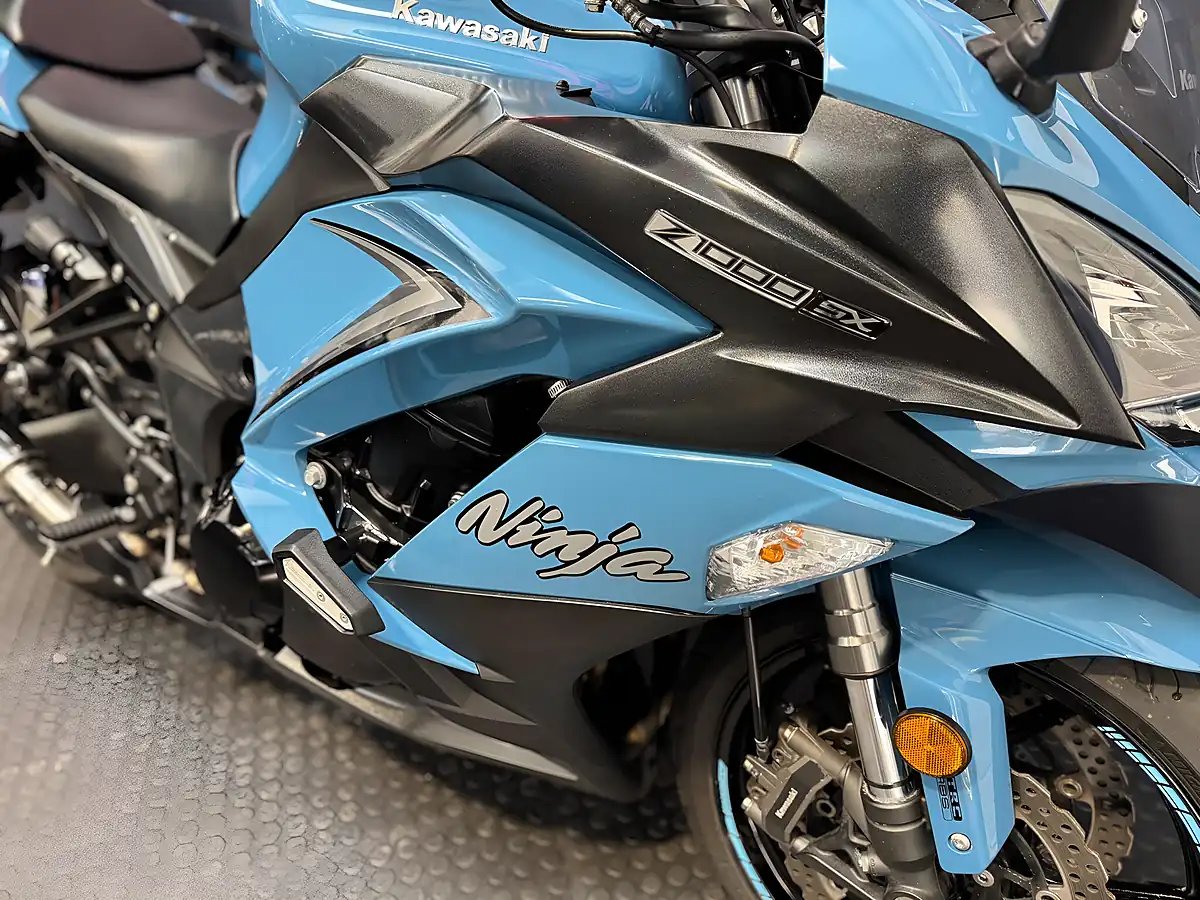Used 2019 Kawasaki Z1000 Sx - Interior and Exterior details 9