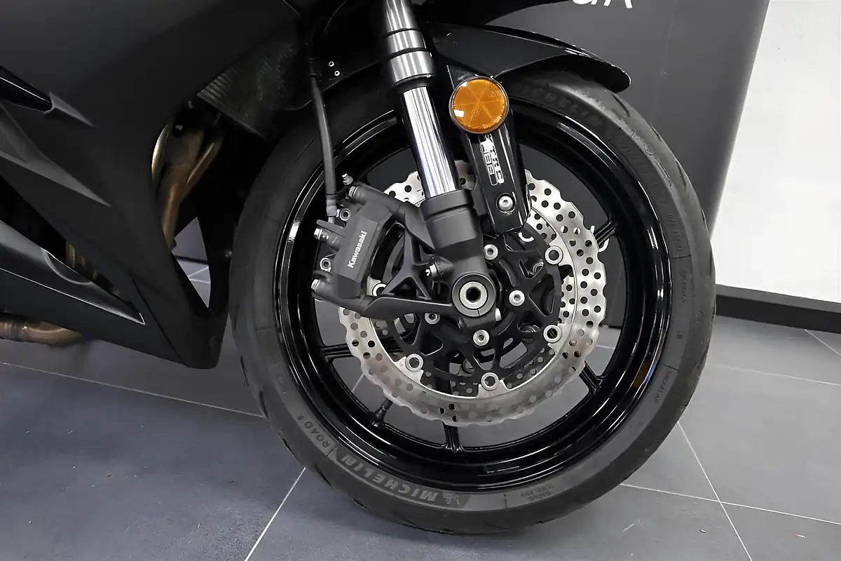 Used 2019 Kawasaki Z1000 Sx Performance Tourer Black - Interior and Exterior details 12