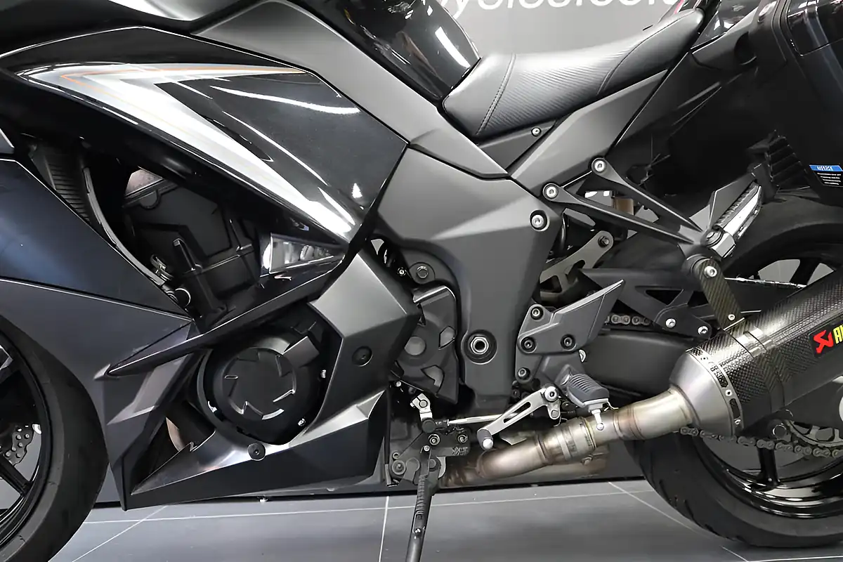 Used 2019 Kawasaki Z1000 Sx Performance Tourer Black - Interior and Exterior details 13