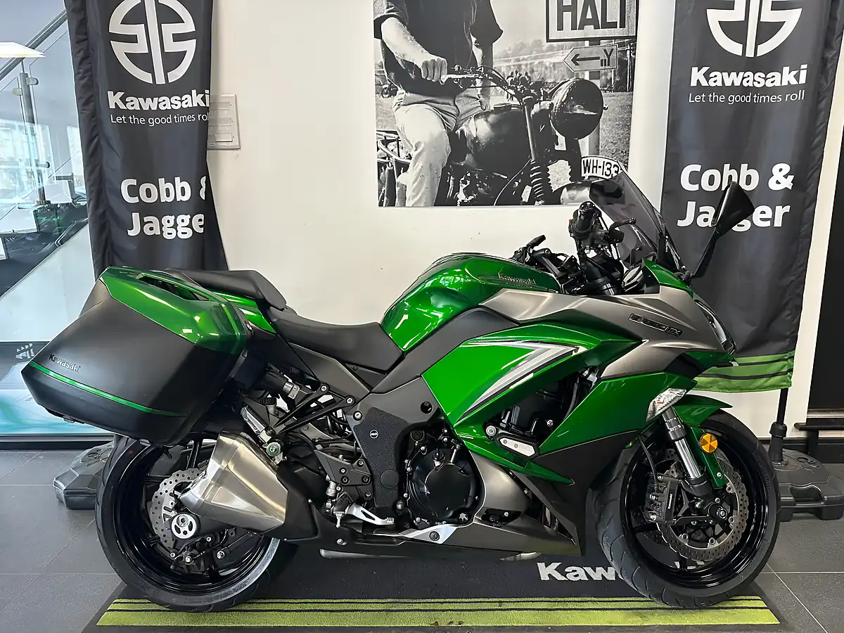 Used 2019 Kawasaki Z1000SX Tourer Green - Front View