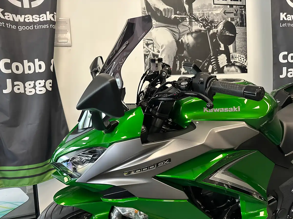 Used 2019 Kawasaki Z1000SX Tourer Green - Interior and Exterior details 15