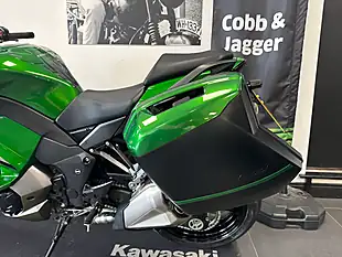 Used 2019 Kawasaki Z1000SX Tourer Green - Interior and Exterior details 18