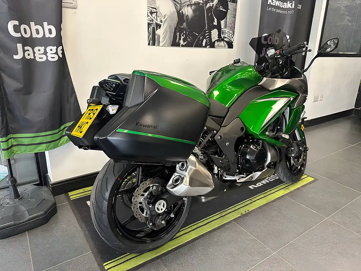 Used 2019 Kawasaki Z1000SX Tourer Green - Interior and Exterior details 2