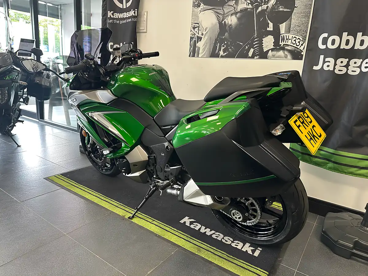 Used 2019 Kawasaki Z1000SX Tourer Green - Interior and Exterior details 20