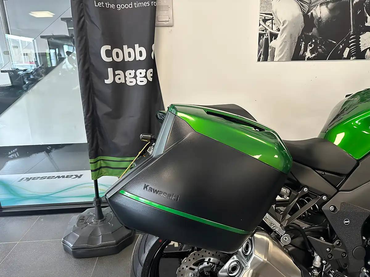 Used 2019 Kawasaki Z1000SX Tourer Green - Interior and Exterior details 3