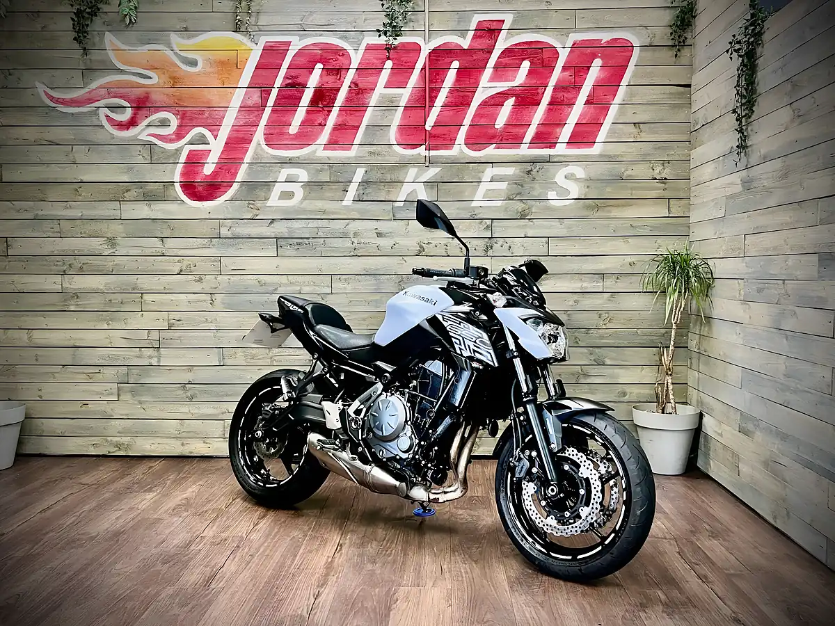 Used 2019 Kawasaki Z650 Supernaked White - Front View