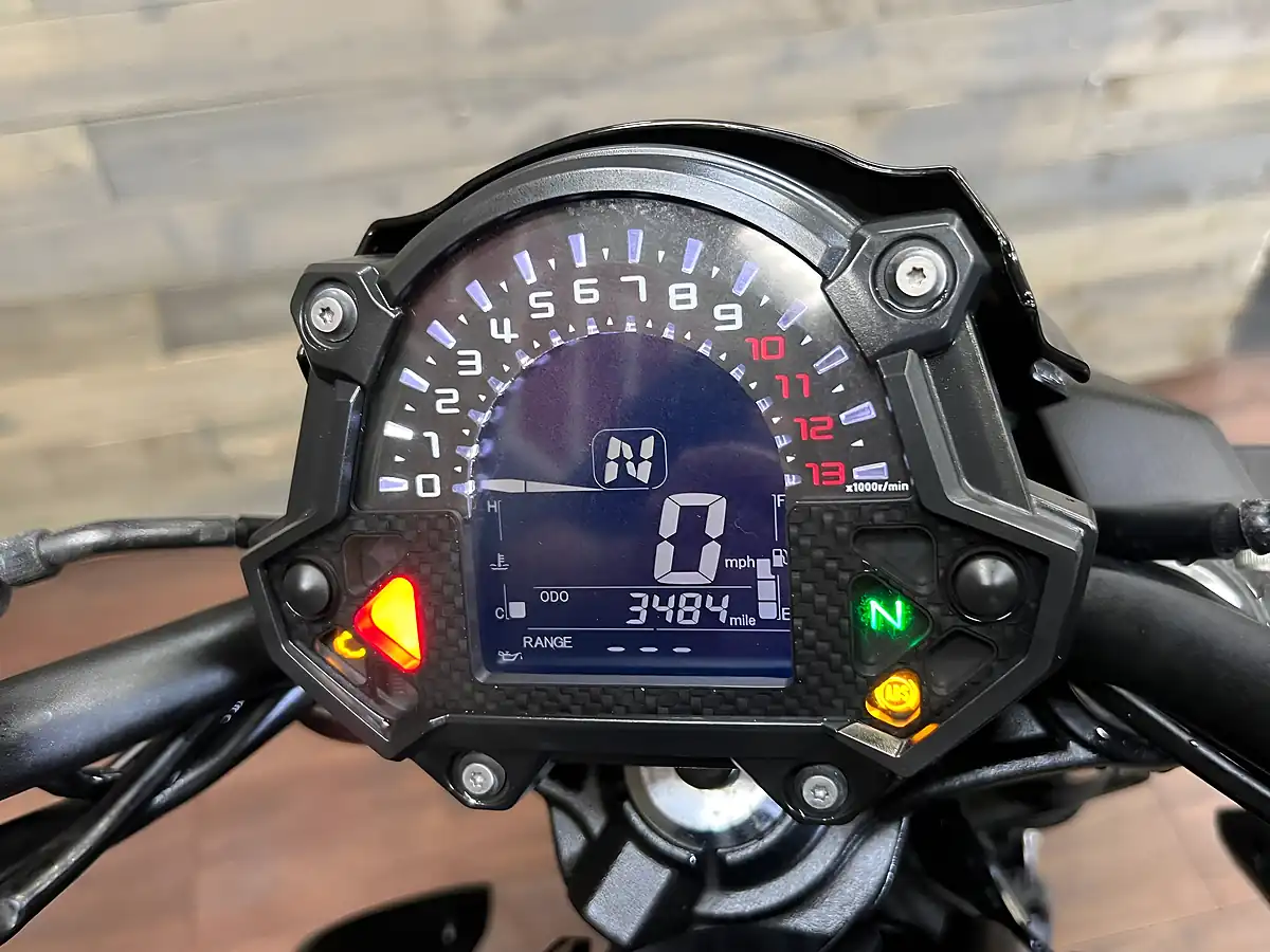 Used 2019 Kawasaki Z650 Supernaked White - Interior and Exterior details 10