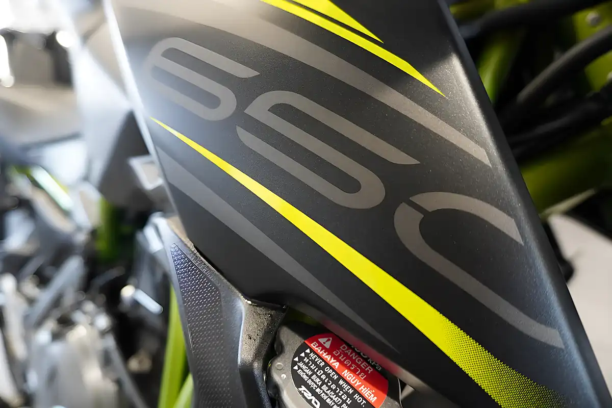 Used 2019 Kawasaki Z650 Z Black - Interior and Exterior details 8