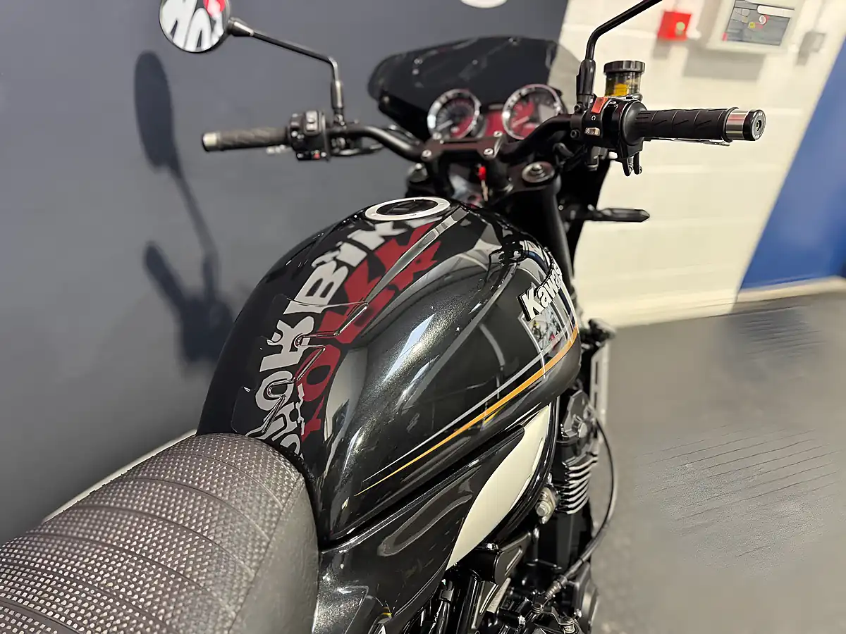 Used 2019 Kawasaki Z900 RS - Interior and Exterior details 12