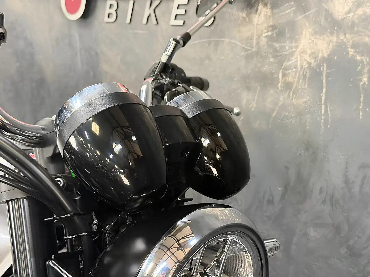 Used 2019 Kawasaki Z900 RS Modern Classic Grey - Interior and Exterior details 10