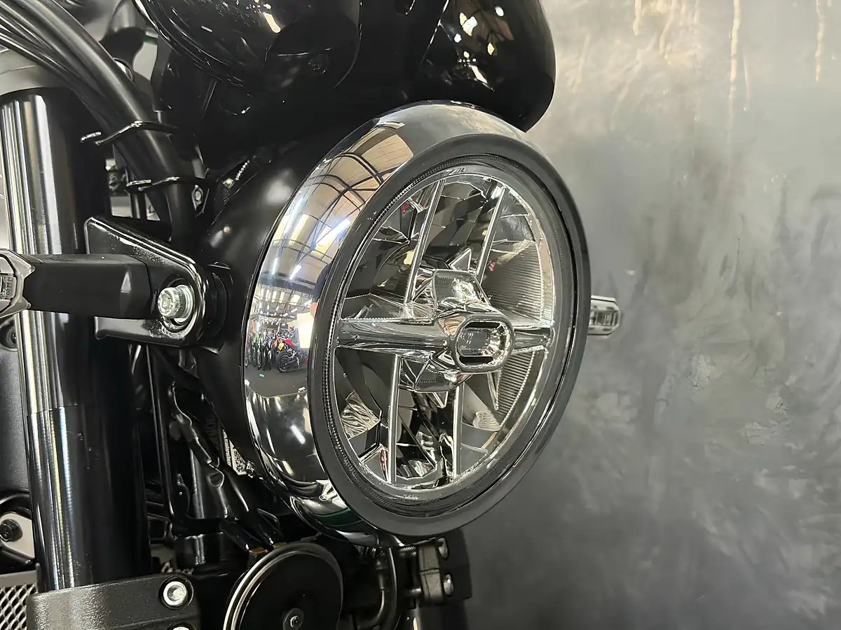 Used 2019 Kawasaki Z900 RS Modern Classic Grey - Interior and Exterior details 11