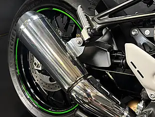 Used 2019 Kawasaki Z900 RS Modern Classic Grey - Interior and Exterior details 17