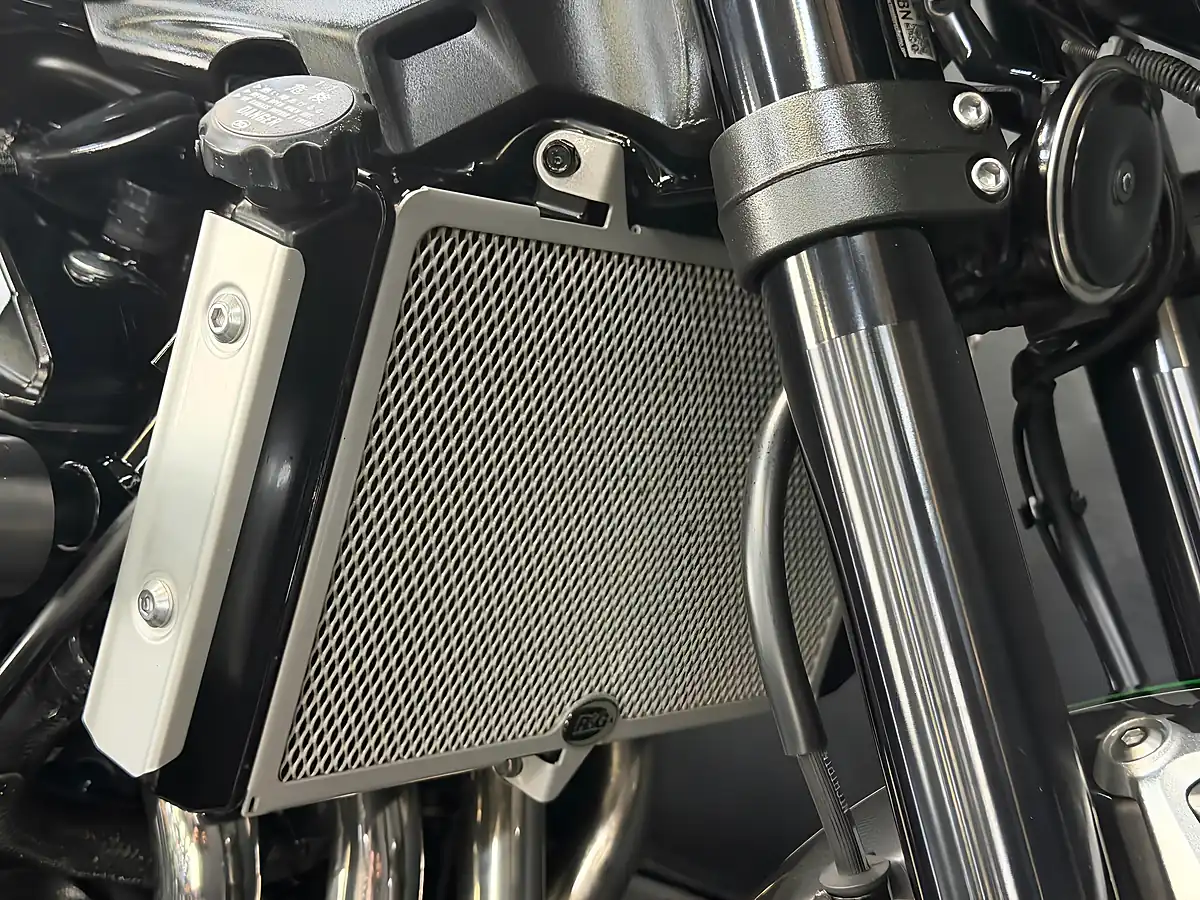 Used 2019 Kawasaki Z900 RS Modern Classic Grey - Interior and Exterior details 6