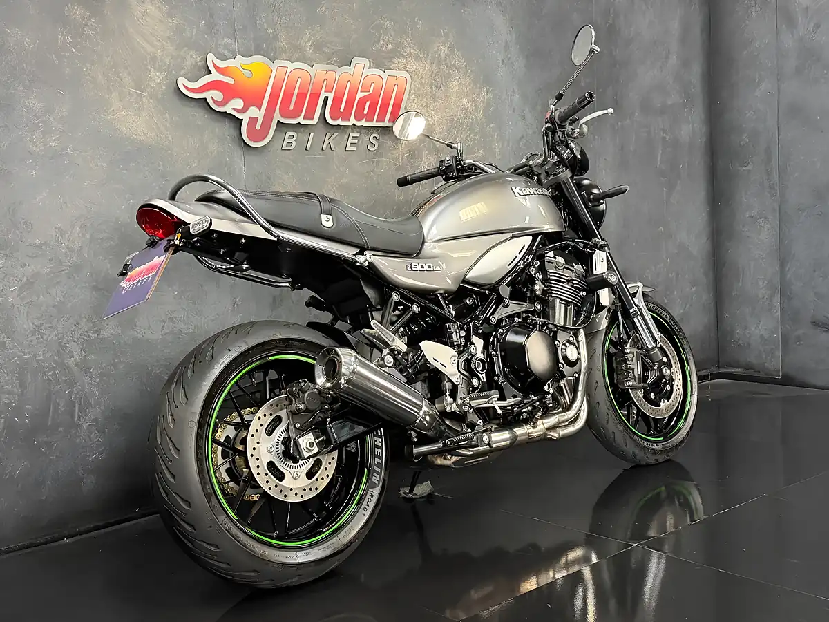 Used 2019 Kawasaki Z900 RS Modern Classic Grey - Interior and Exterior details 8