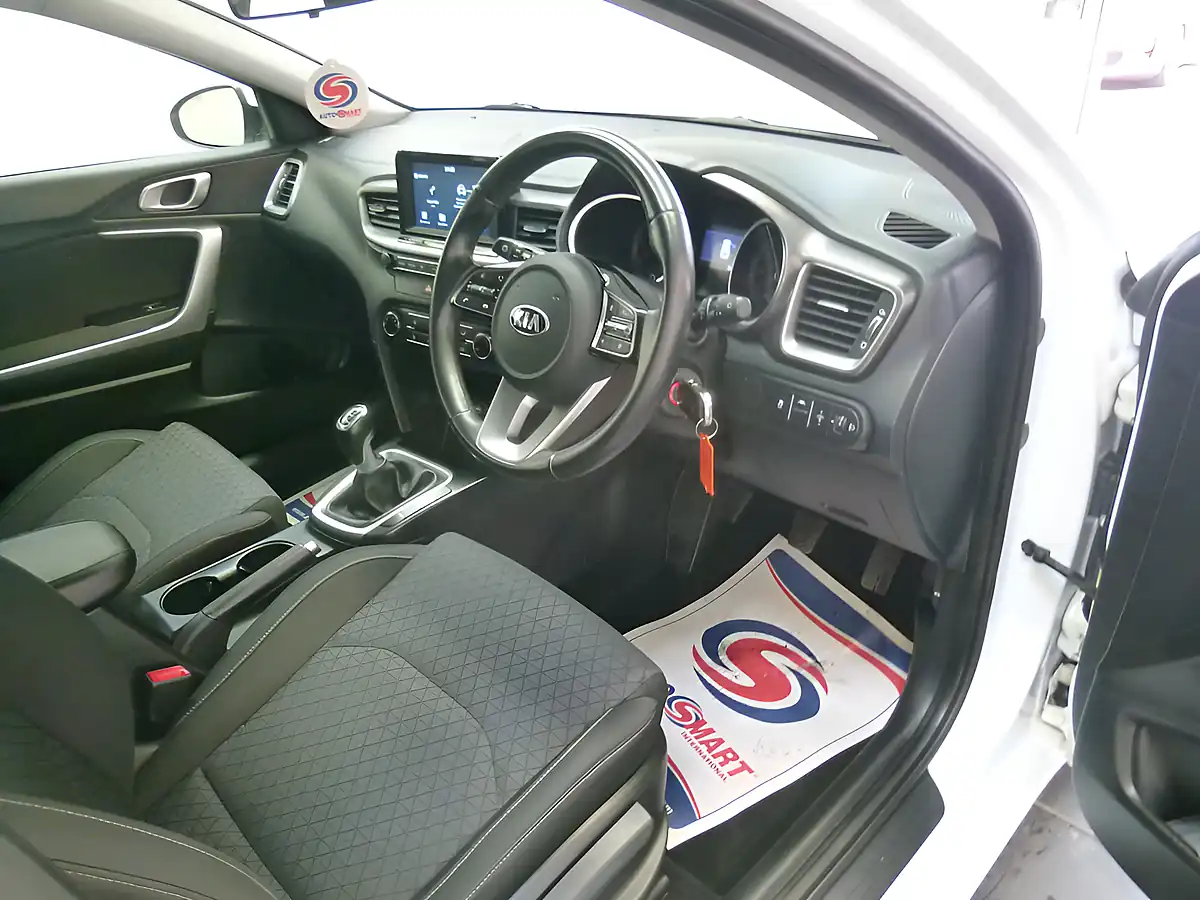 Used 2019 Kia Ceed 2 Isg White - Interior and Exterior details 13