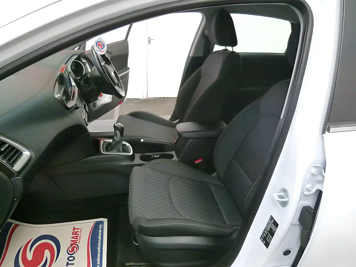 Used 2019 Kia Ceed 2 Isg White - Interior and Exterior details 14