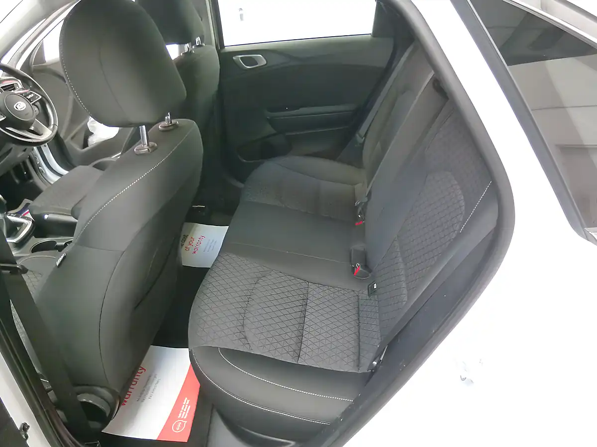 Used 2019 Kia Ceed 2 Isg White - Interior and Exterior details 17
