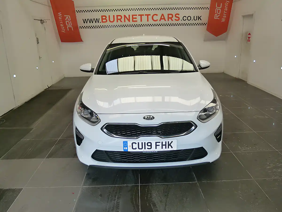 Used 2019 Kia Ceed 2 Isg White - Interior and Exterior details 4
