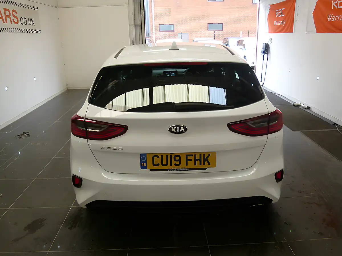 Used 2019 Kia Ceed 2 Isg White - Interior and Exterior details 7