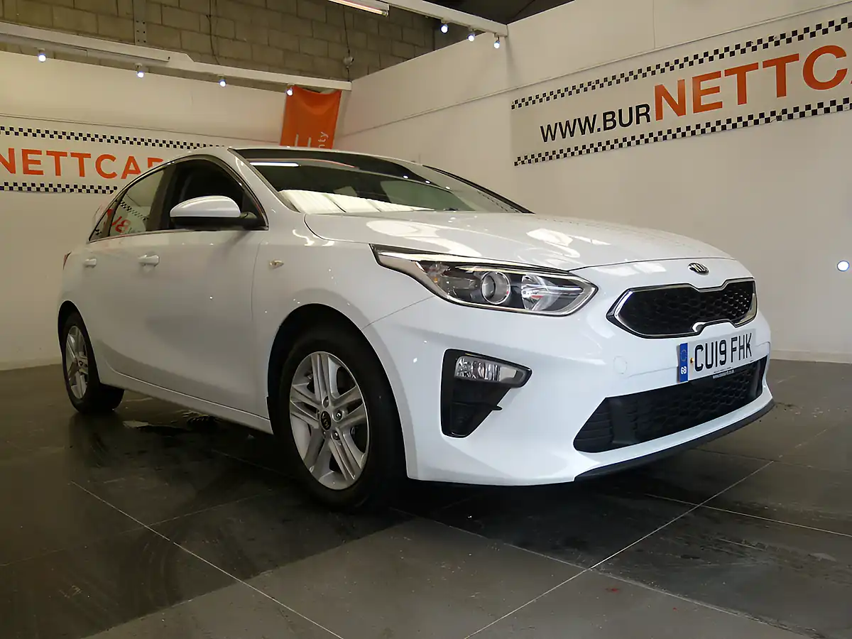 Used 2019 Kia Ceed 2 Isg White - Interior and Exterior details 9