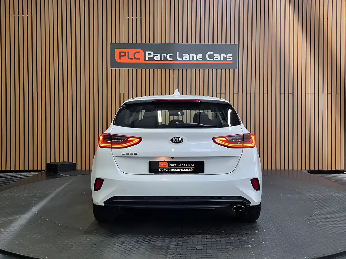 Used 2019 Kia Ceed 2 Premium Fusion White - Interior and Exterior details 11