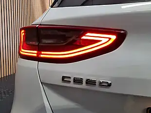 Used 2019 Kia Ceed 2 Premium Fusion White - Interior and Exterior details 12