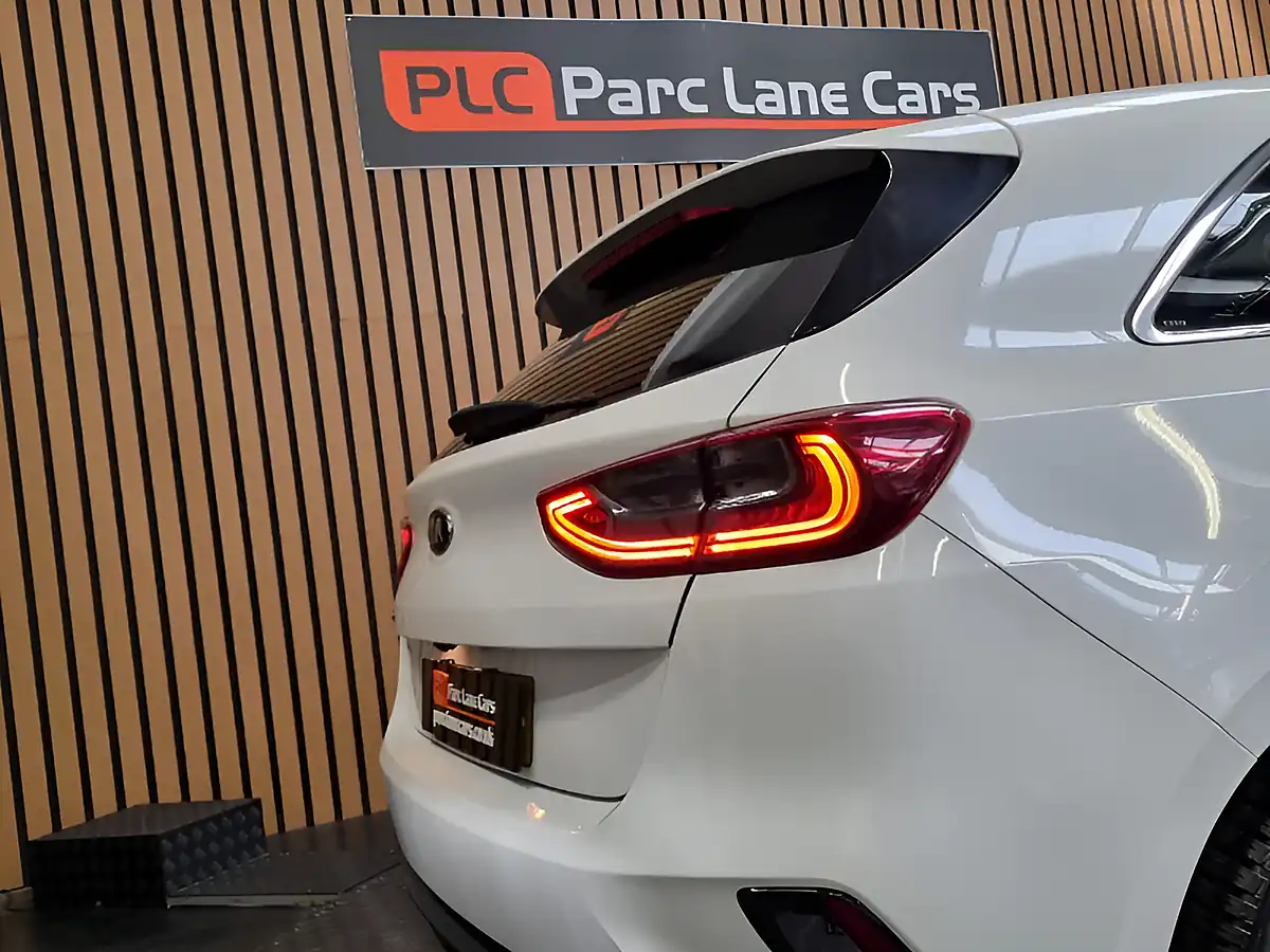 Used 2019 Kia Ceed 2 Premium Fusion White - Interior and Exterior details 14