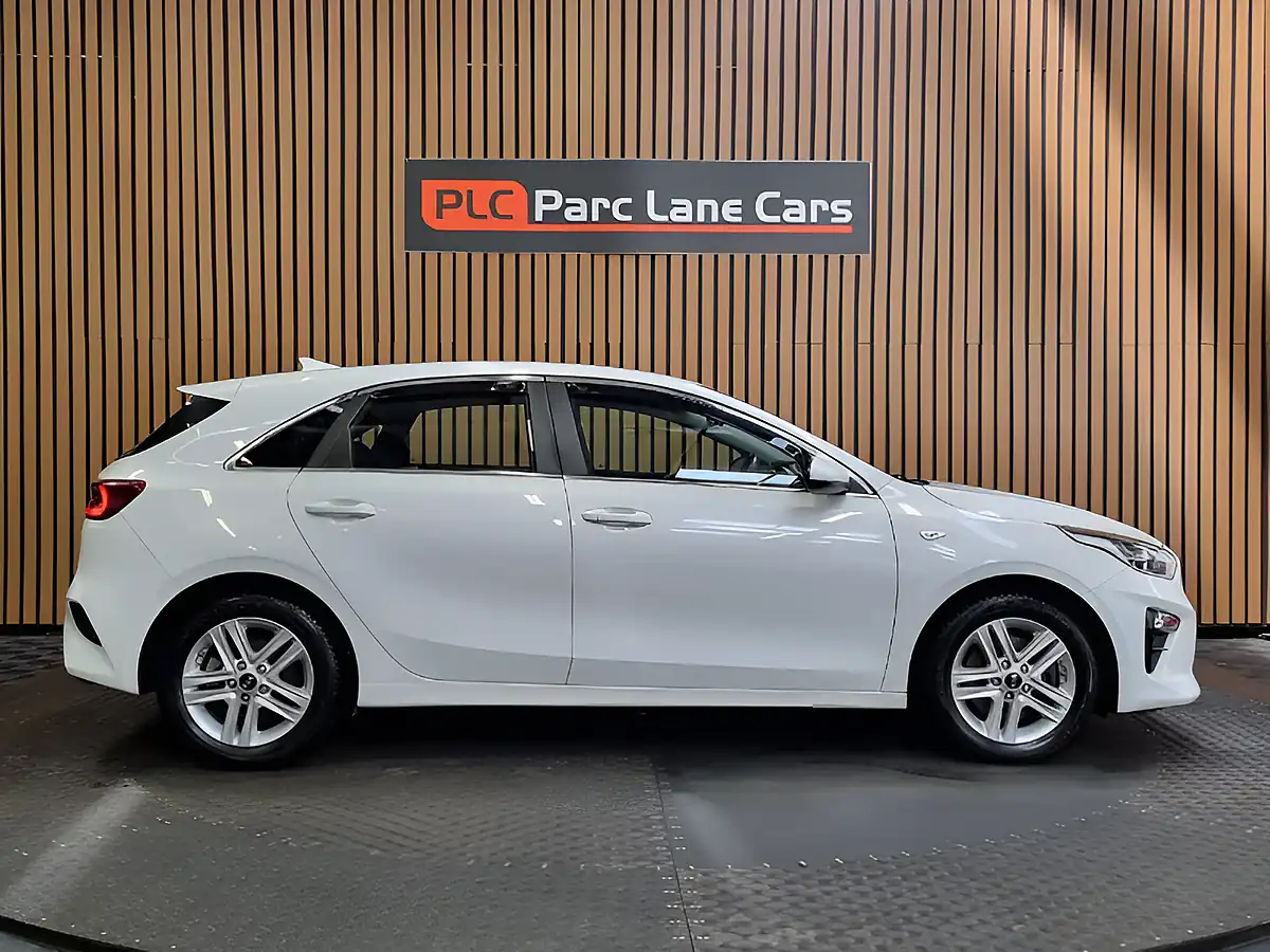 Used 2019 Kia Ceed 2 Premium Fusion White - Interior and Exterior details 15