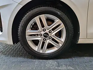 Used 2019 Kia Ceed 2 Premium Fusion White - Interior and Exterior details 19