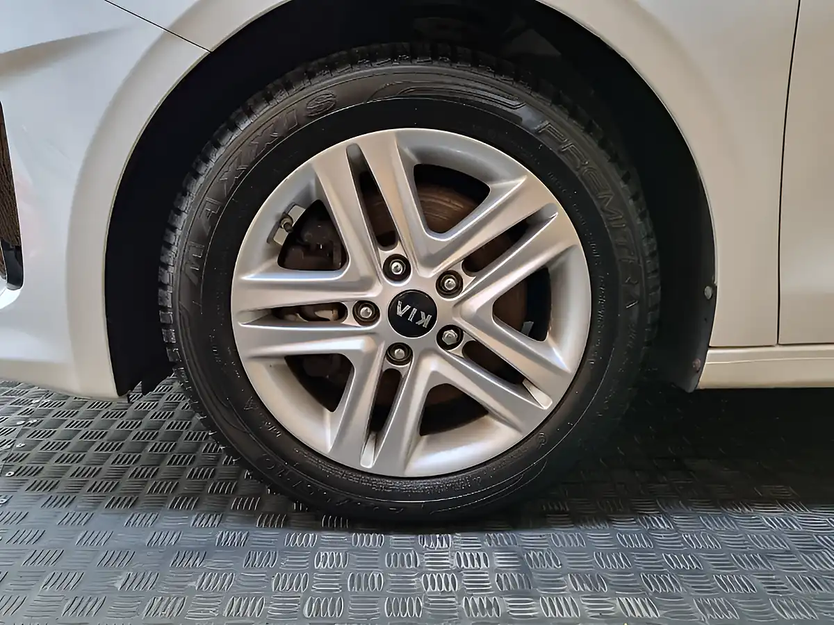 Used 2019 Kia Ceed 2 Premium Fusion White - Interior and Exterior details 19