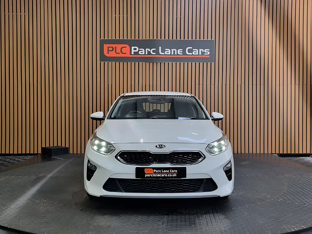 Used 2019 Kia Ceed 2 Premium Fusion White - Interior and Exterior details 5