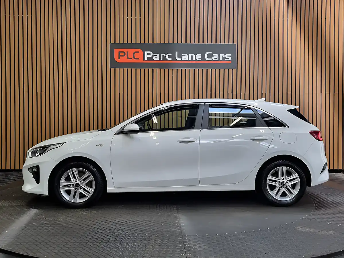 Used 2019 Kia Ceed 2 Premium Fusion White - Interior and Exterior details 9