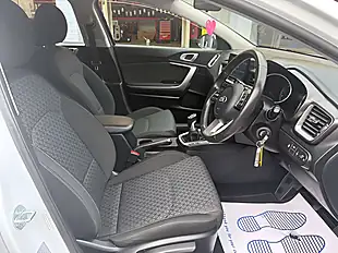 Used 2019 Kia Ceed 2 White - Interior and Exterior details 15