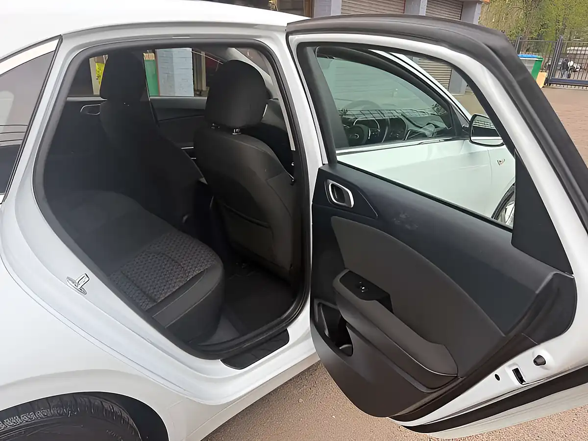Used 2019 Kia Ceed 2 White - Interior and Exterior details 16
