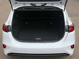 Used 2019 Kia Ceed 2 White - Interior and Exterior details 19