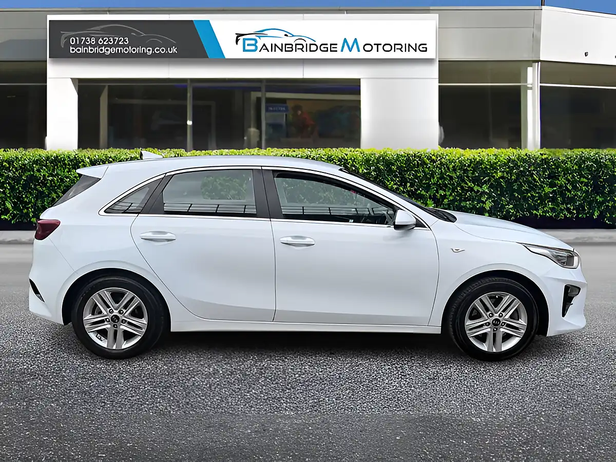 Used 2019 Kia Ceed 2 White - Interior and Exterior details 2