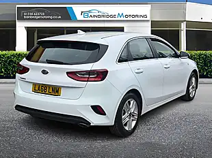 Used 2019 Kia Ceed 2 White - Interior and Exterior details 3