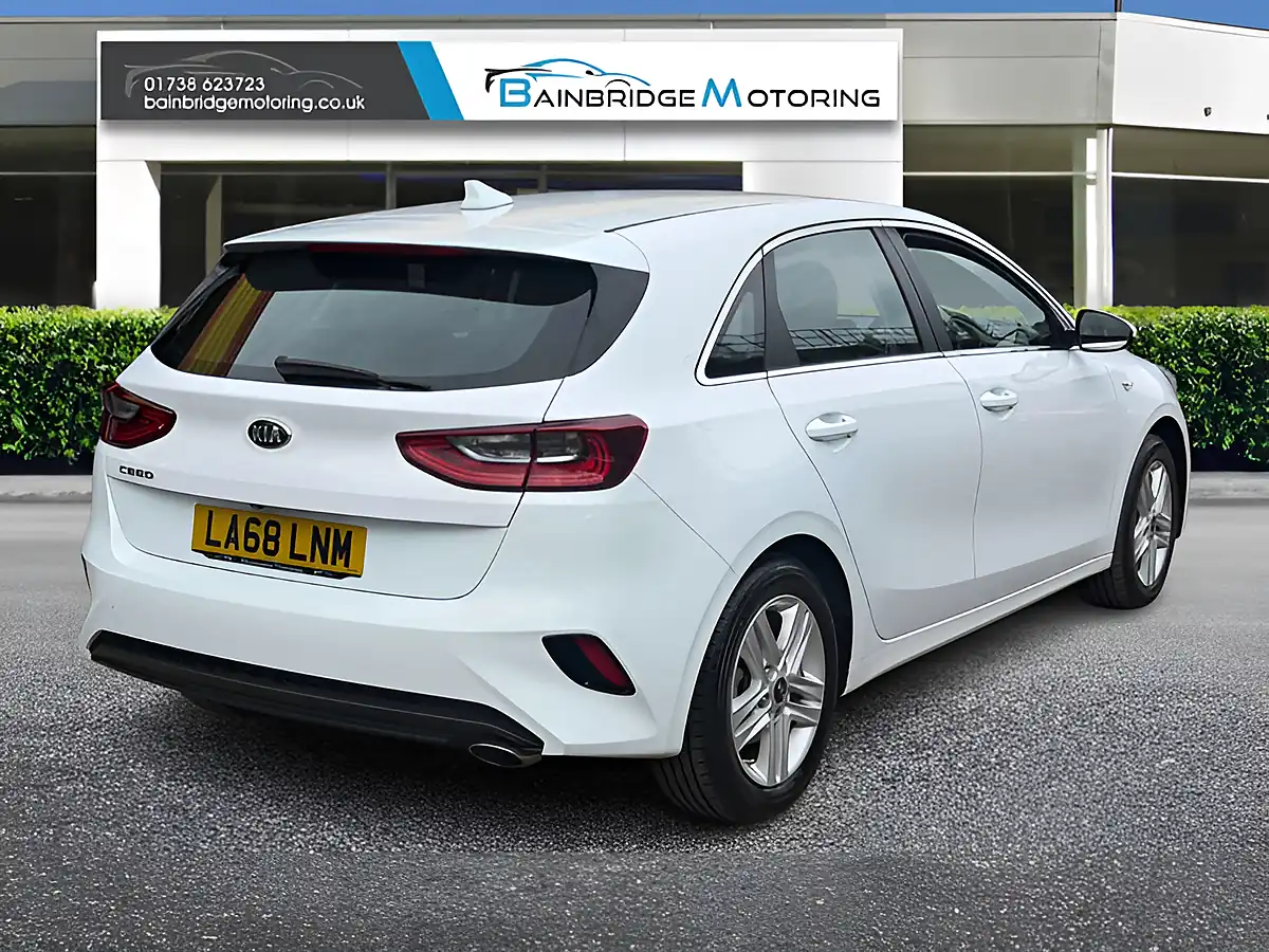 Used 2019 Kia Ceed 2 White - Interior and Exterior details 3