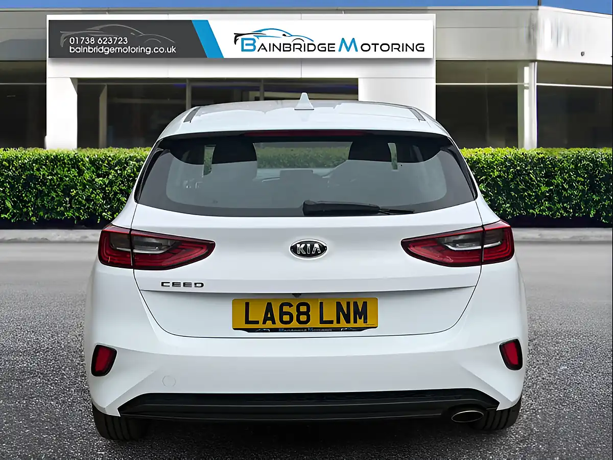Used 2019 Kia Ceed 2 White - Interior and Exterior details 4